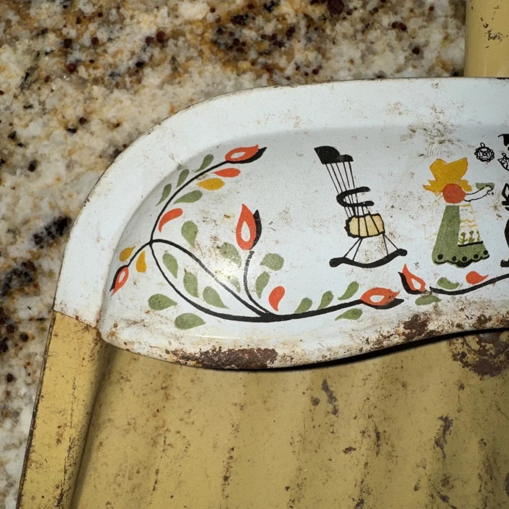 Vintage JV Reed Metal Dust Pan M. Taber Dutch Amish Folk Design Kitchen Art Prop
